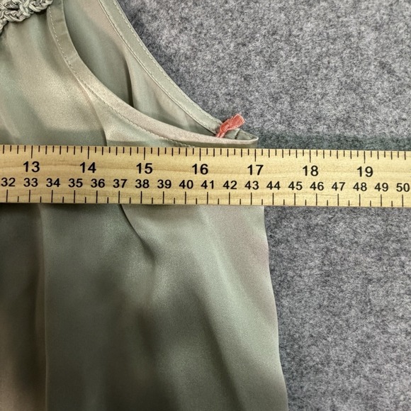 Silk Sleeveless Oyster Grey Blouse Size M Crochet/Beaded Collar Luxury - Picture 9 of 9